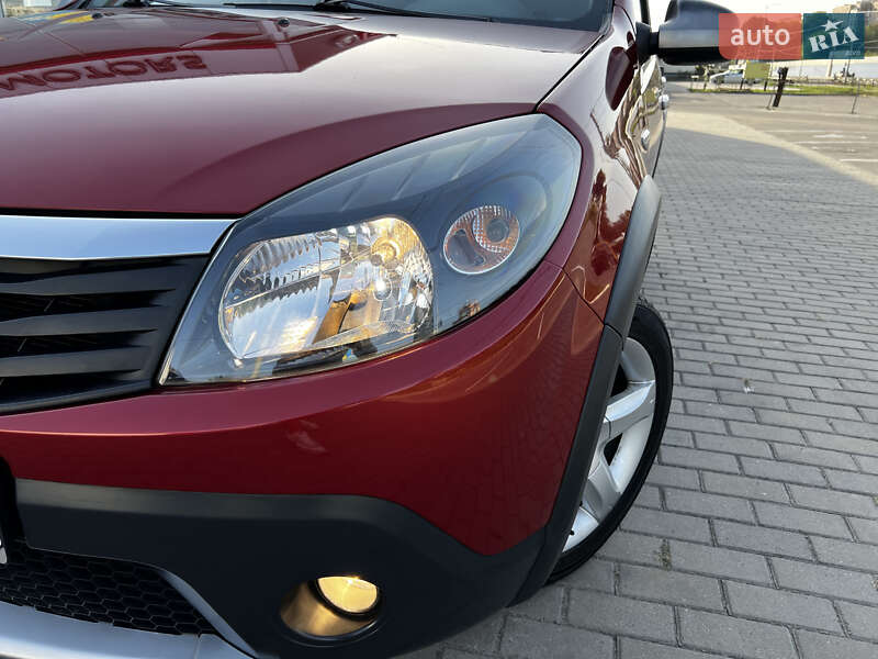 Внедорожник / Кроссовер Dacia Sandero StepWay 2009 в Полтаве