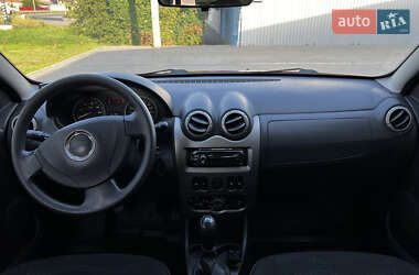 Позашляховик / Кросовер Dacia Sandero StepWay 2009 в  фото 30 Позашляховик / Кросовер Dacia Sandero StepWay 2009 в