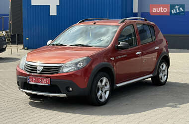 Позашляховик / Кросовер Dacia Sandero StepWay 2011 в 