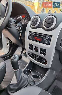 Внедорожник / Кроссовер Dacia Sandero StepWay 2012 в 