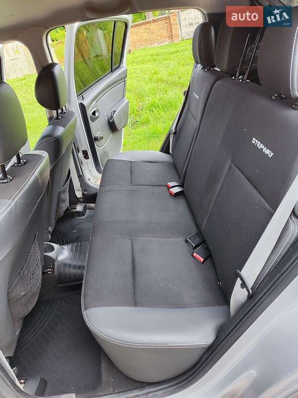 Внедорожник / Кроссовер Dacia Sandero StepWay 2012 в Кролевце