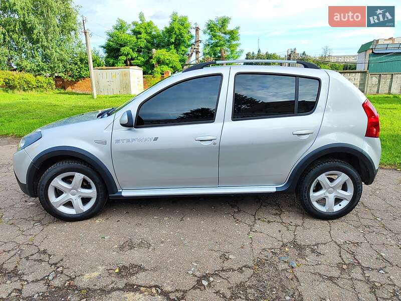Внедорожник / Кроссовер Dacia Sandero StepWay 2012 в Кролевце