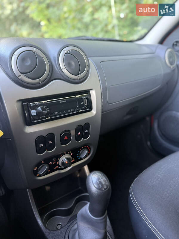 Внедорожник / Кроссовер Dacia Sandero StepWay 2011 в Ровно