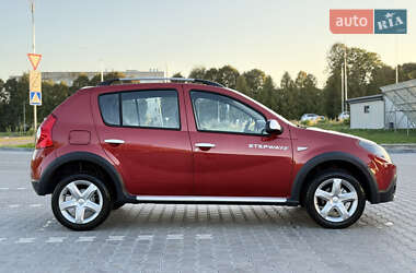Внедорожник / Кроссовер Dacia Sandero StepWay 2011 в 