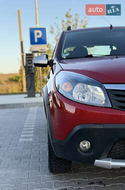 Внедорожник / Кроссовер Dacia Sandero StepWay 2011 в 