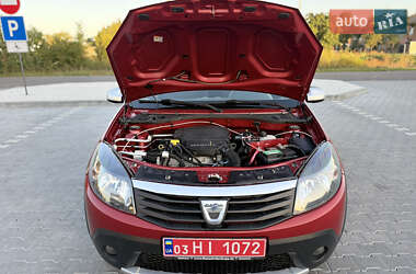 Внедорожник / Кроссовер Dacia Sandero StepWay 2011 в 