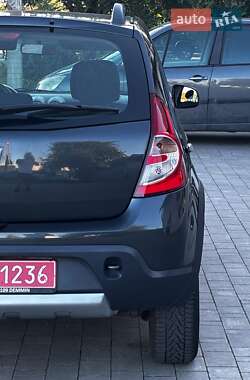 Внедорожник / Кроссовер Dacia Sandero StepWay 2010 в 