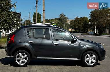 Внедорожник / Кроссовер Dacia Sandero StepWay 2010 в 