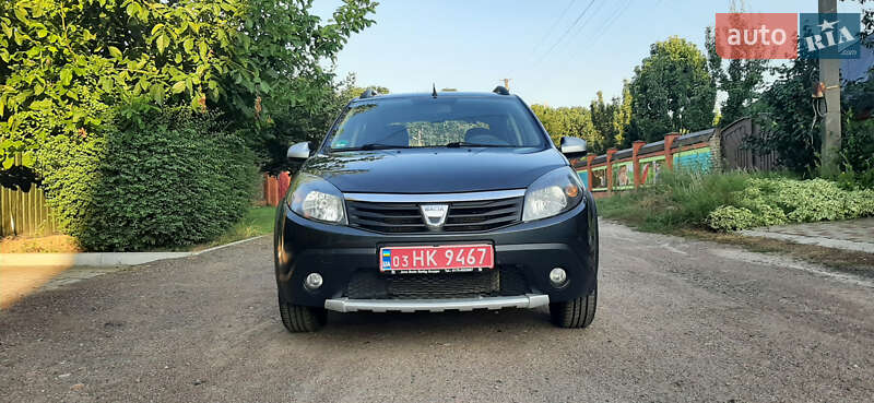 Внедорожник / Кроссовер Dacia Sandero StepWay 2012 в Чернигове