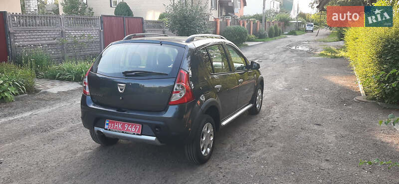Внедорожник / Кроссовер Dacia Sandero StepWay 2012 в Чернигове