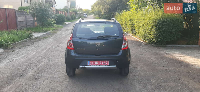 Внедорожник / Кроссовер Dacia Sandero StepWay 2012 в Чернигове
