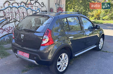 Внедорожник / Кроссовер Dacia Sandero StepWay 2010 в 