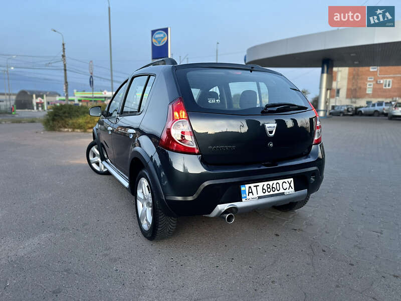 Внедорожник / Кроссовер Dacia Sandero StepWay 2011 в Сумах