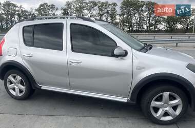 Внедорожник / Кроссовер Dacia Sandero StepWay 2010 в 