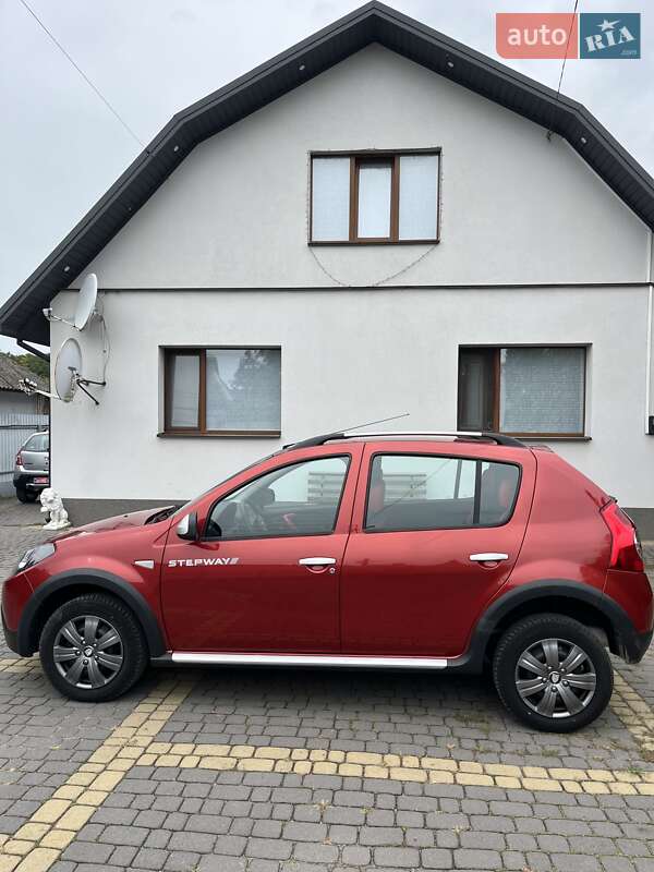 Внедорожник / Кроссовер Dacia Sandero StepWay 2012 в Виннице