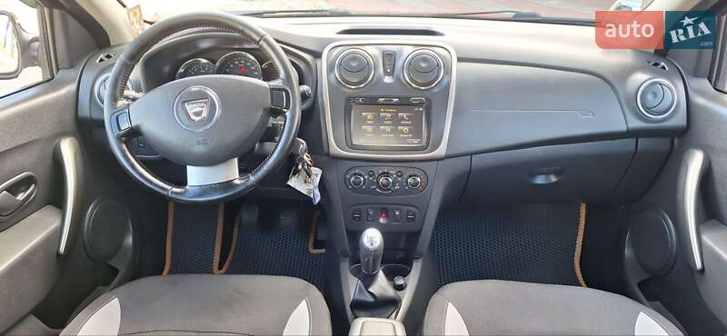 Позашляховик / Кросовер Dacia Sandero StepWay 2013 в Новоархангельську