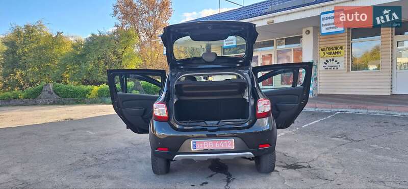 Позашляховик / Кросовер Dacia Sandero StepWay 2013 в Новоархангельську