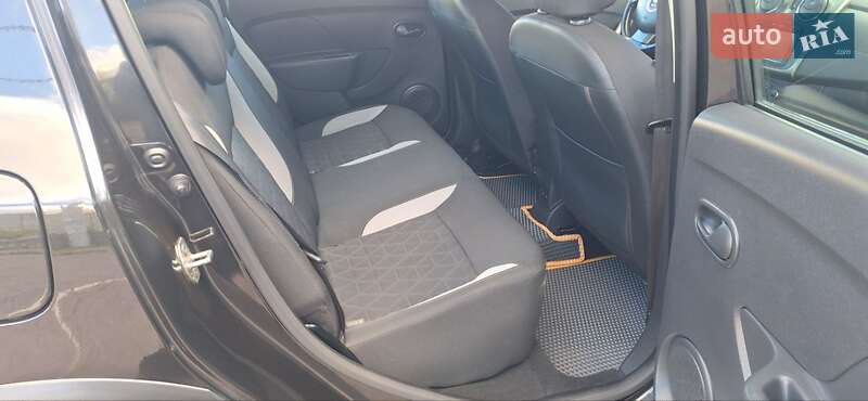 Позашляховик / Кросовер Dacia Sandero StepWay 2013 в Новоархангельську