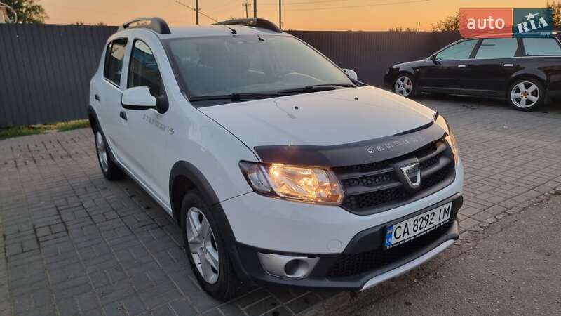 Внедорожник / Кроссовер Dacia Sandero StepWay 2015 в Кропивницком