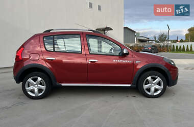 Позашляховик / Кросовер Dacia Sandero StepWay 2012 в 