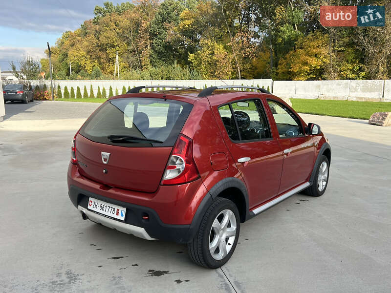 Внедорожник / Кроссовер Dacia Sandero StepWay 2012 в Луцке