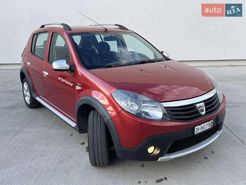 Внедорожник / Кроссовер Dacia Sandero StepWay 2012 в Луцке