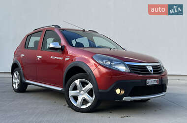 Позашляховик / Кросовер Dacia Sandero StepWay 2012 в 