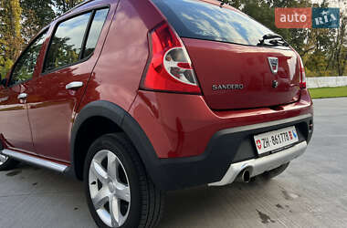 Позашляховик / Кросовер Dacia Sandero StepWay 2012 в 