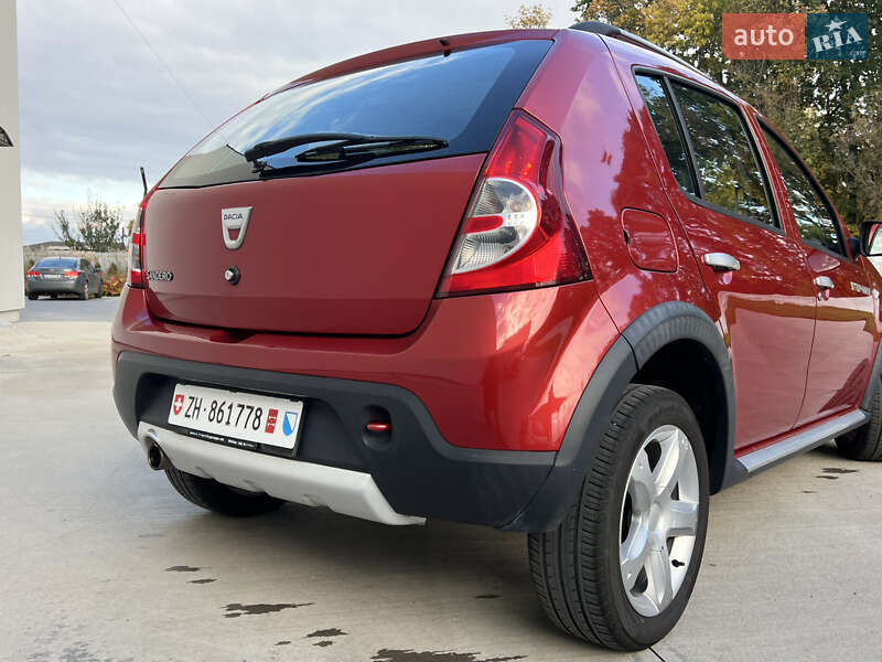 Внедорожник / Кроссовер Dacia Sandero StepWay 2012 в Луцке