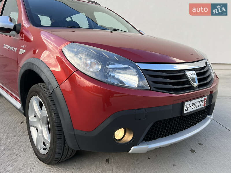 Внедорожник / Кроссовер Dacia Sandero StepWay 2012 в Луцке