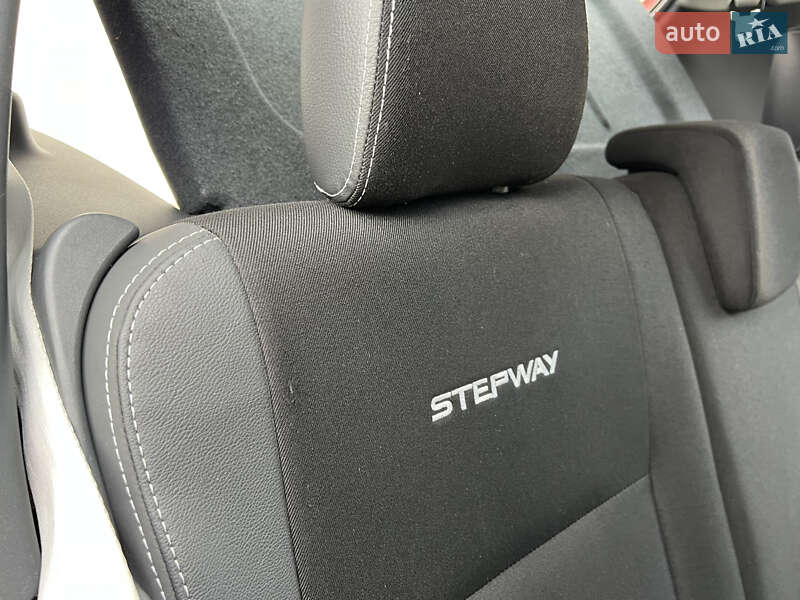 Внедорожник / Кроссовер Dacia Sandero StepWay 2012 в Луцке