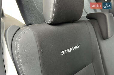 Позашляховик / Кросовер Dacia Sandero StepWay 2012 в 