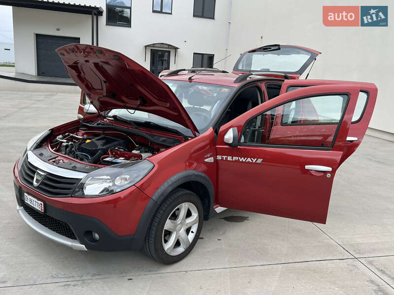 Внедорожник / Кроссовер Dacia Sandero StepWay 2012 в Луцке