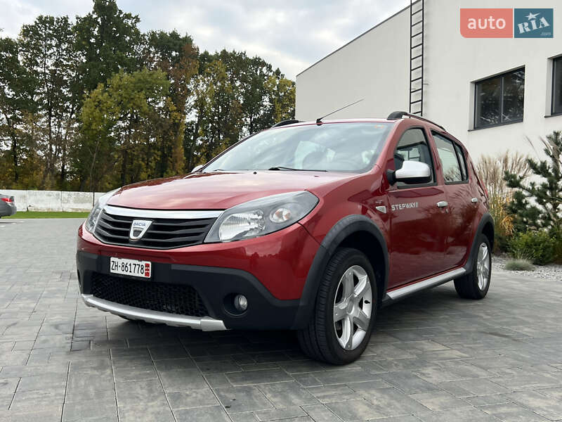 Внедорожник / Кроссовер Dacia Sandero StepWay 2012 в Луцке