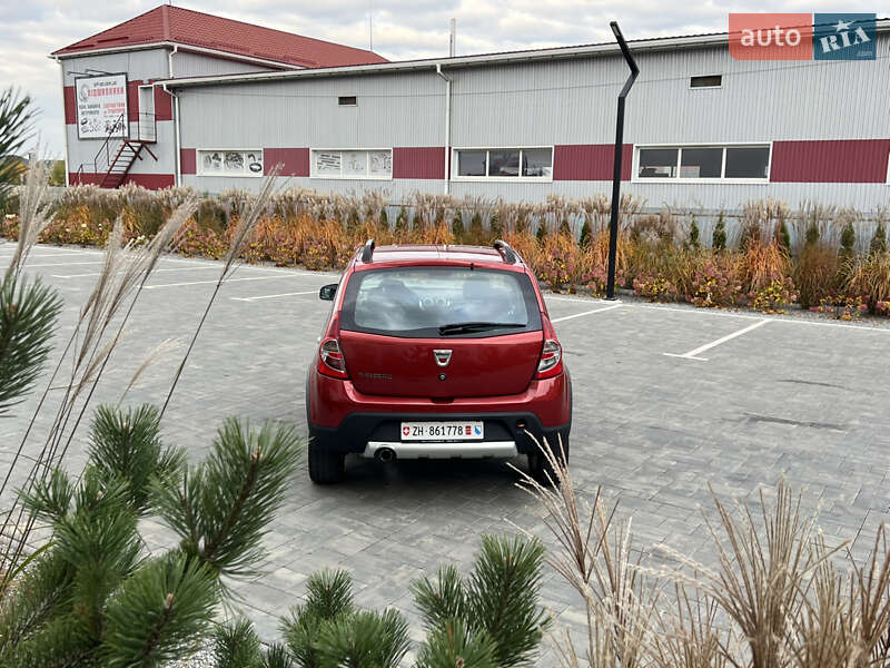 Внедорожник / Кроссовер Dacia Sandero StepWay 2012 в Луцке