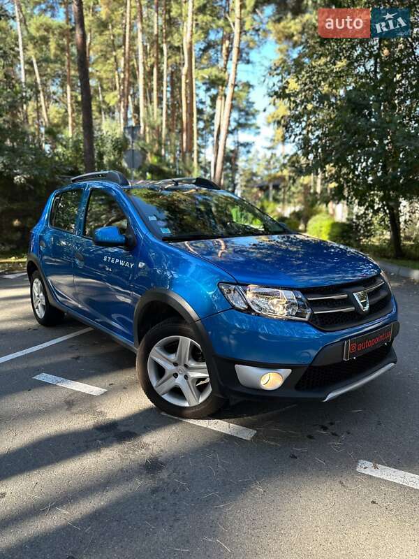 Внедорожник / Кроссовер Dacia Sandero StepWay 2016 в Белогородке