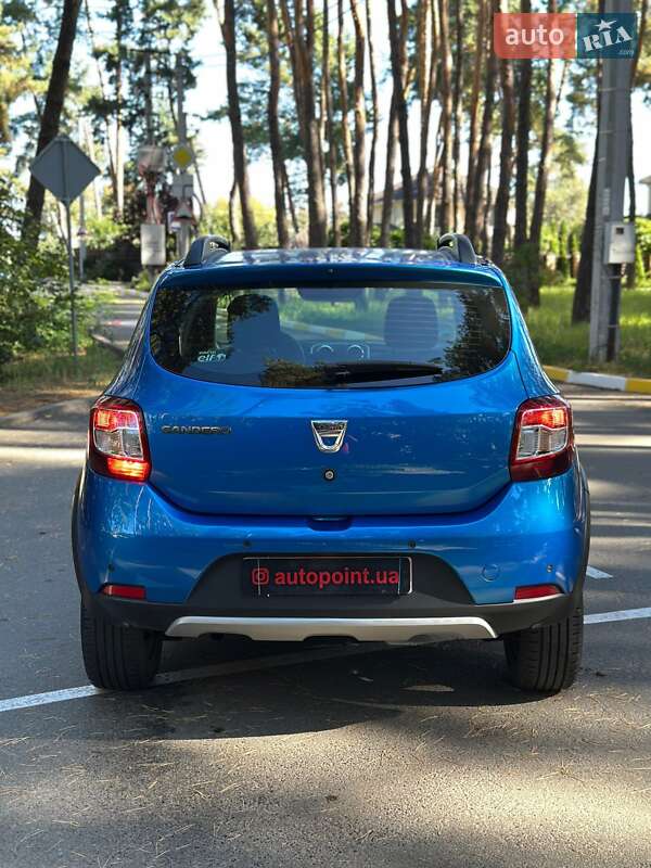 Внедорожник / Кроссовер Dacia Sandero StepWay 2016 в Белогородке