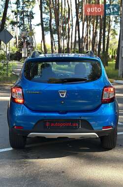 Позашляховик / Кросовер Dacia Sandero StepWay 2016 в 