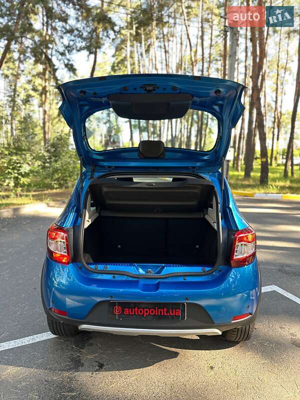 Внедорожник / Кроссовер Dacia Sandero StepWay 2016 в Белогородке