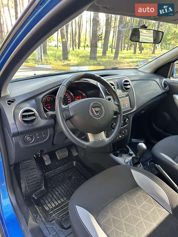 Внедорожник / Кроссовер Dacia Sandero StepWay 2016 в Белогородке