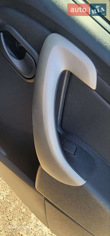 Позашляховик / Кросовер Dacia Sandero StepWay 2011 в Львові фото 27 Позашляховик / Кросовер Dacia Sandero StepWay 2011 в Львові