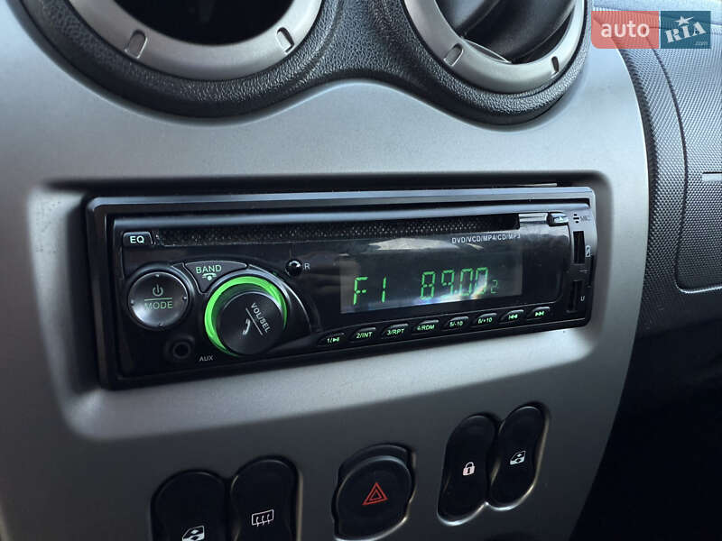 Позашляховик / Кросовер Dacia Sandero StepWay 2009 в Володимирі фото 50 Позашляховик / Кросовер Dacia Sandero StepWay 2009 в Володимирі