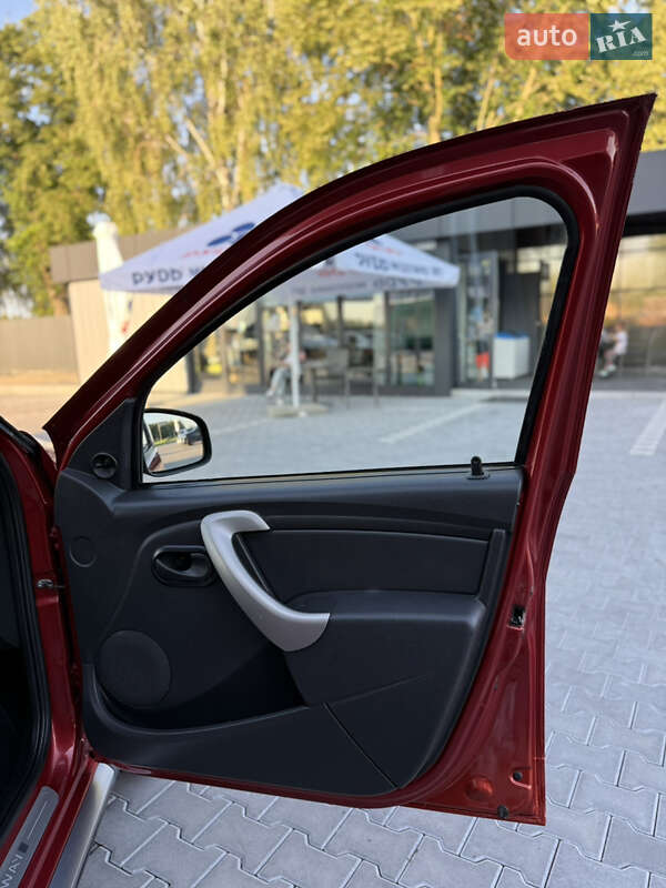 Позашляховик / Кросовер Dacia Sandero StepWay 2009 в Володимирі фото 63 Позашляховик / Кросовер Dacia Sandero StepWay 2009 в Володимирі