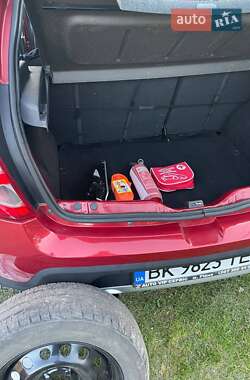 Позашляховик / Кросовер Dacia Sandero StepWay 2012 в  фото 14 Позашляховик / Кросовер Dacia Sandero StepWay 2012 в