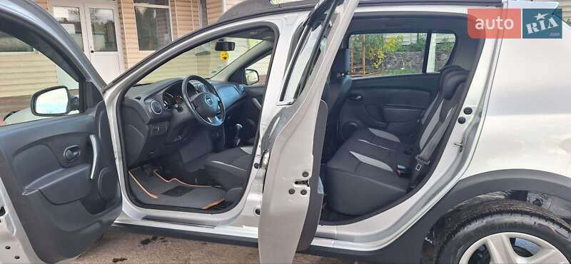 Внедорожник / Кроссовер Dacia Sandero StepWay 2013 в Новоархангельске фото 13 Внедорожник / Кроссовер Dacia Sandero StepWay 2013 в Новоархангельске