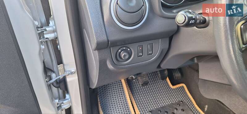 Внедорожник / Кроссовер Dacia Sandero StepWay 2013 в Новоархангельске фото 50 Внедорожник / Кроссовер Dacia Sandero StepWay 2013 в Новоархангельске