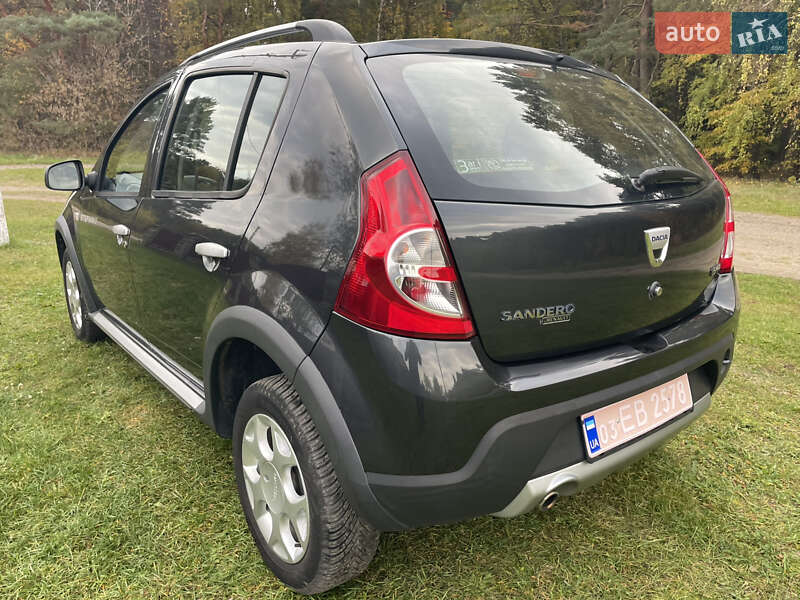 Позашляховик / Кросовер Dacia Sandero StepWay 2009 в Дубні фото 6 Позашляховик / Кросовер Dacia Sandero StepWay 2009 в Дубні