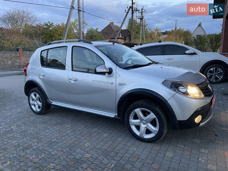Внедорожник / Кроссовер Dacia Sandero StepWay 2011 в Луцке