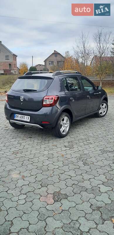 Внедорожник / Кроссовер Dacia Sandero StepWay 2016 в Ровно