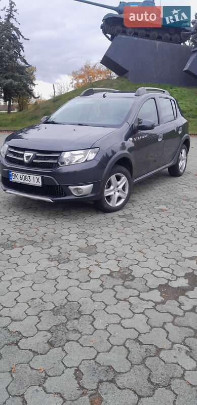 Внедорожник / Кроссовер Dacia Sandero StepWay 2016 в Ровно